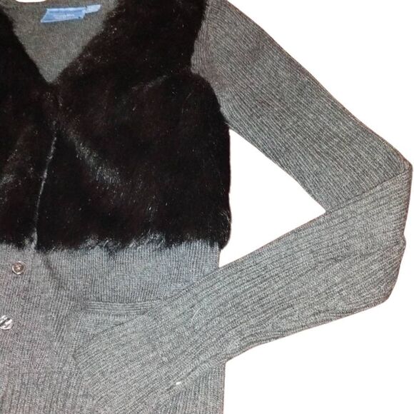 Simply Vera Vera Wang Gray Button Down Sweater With Black Faux Fur - Picture 9 of 12
